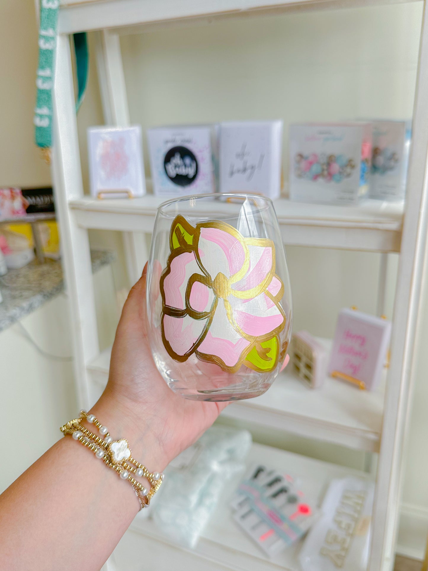 Magnolia Wine Glass